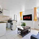Studio Apartment Quartier Austerlitz Free Netflix